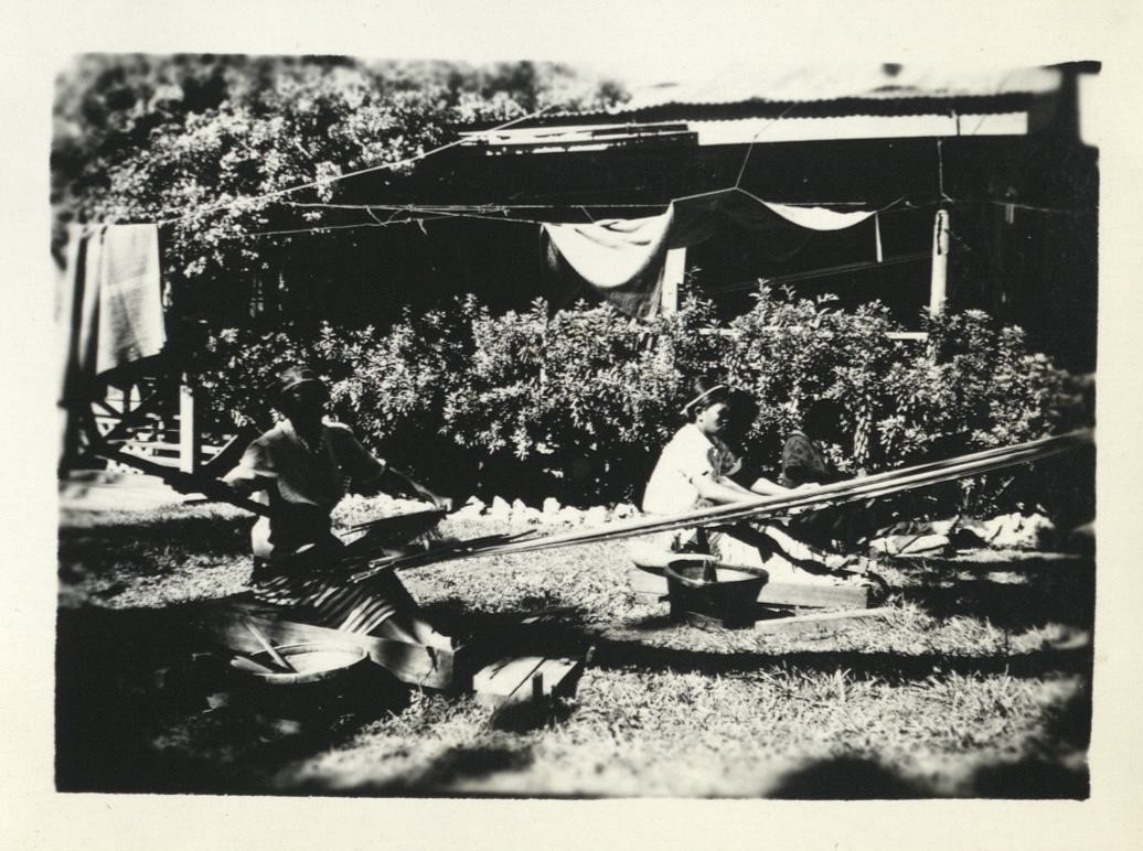 Weaving cloth [Baguio].