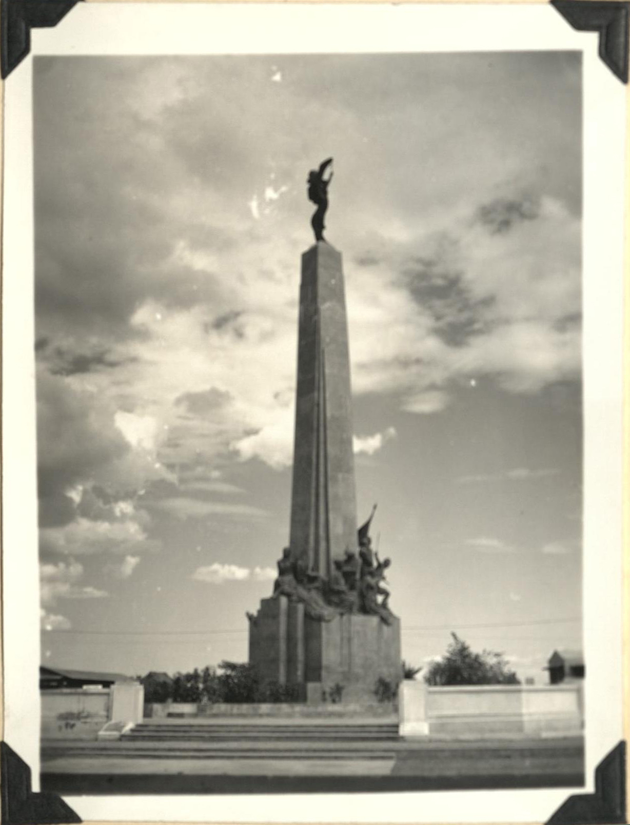 Bonifacio Monument.