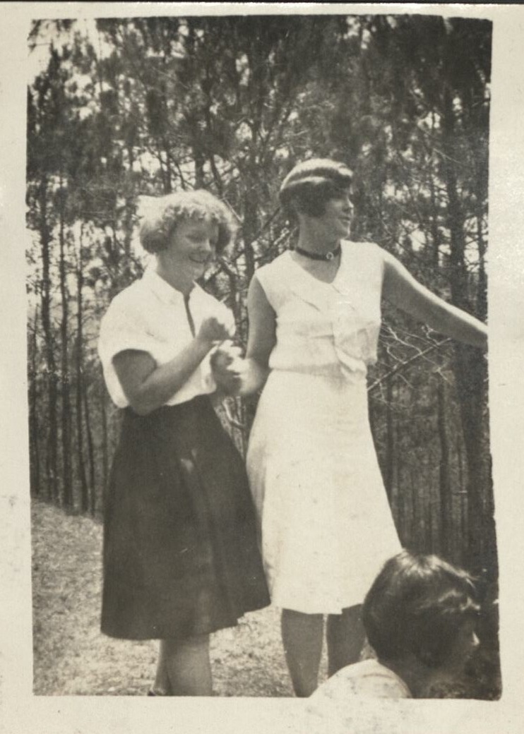 Meg [Margaret Wyllie] and Sis [Nathelle Laing?].