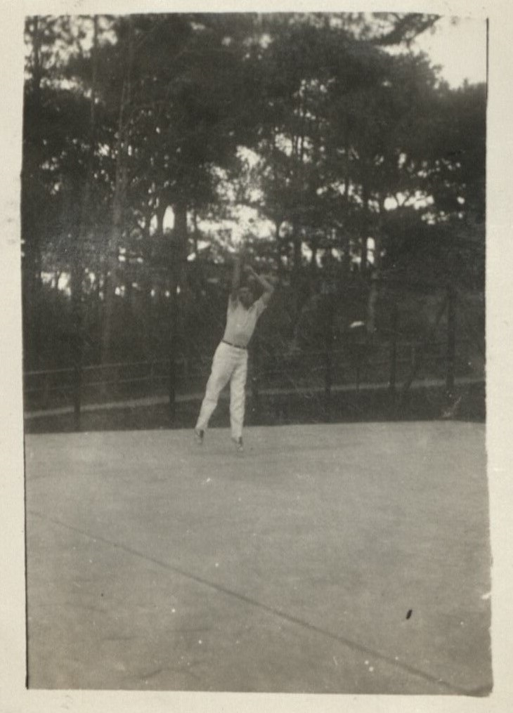 Mr. Bull [F. Guyon Bull] serving.