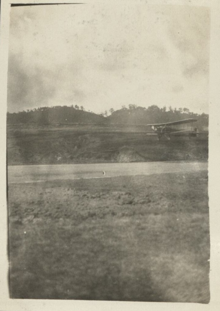 Bomber about to land [Baguio].