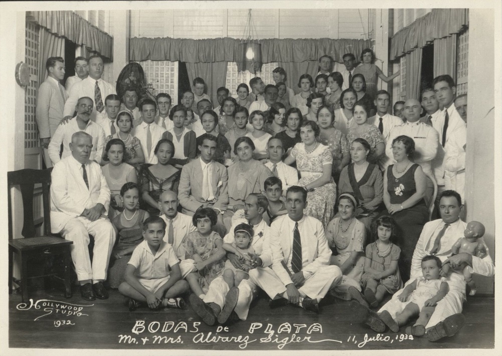 Bodas de plata [silver wedding anniversary], Mr. & Mrs. Alvarez Sigler.