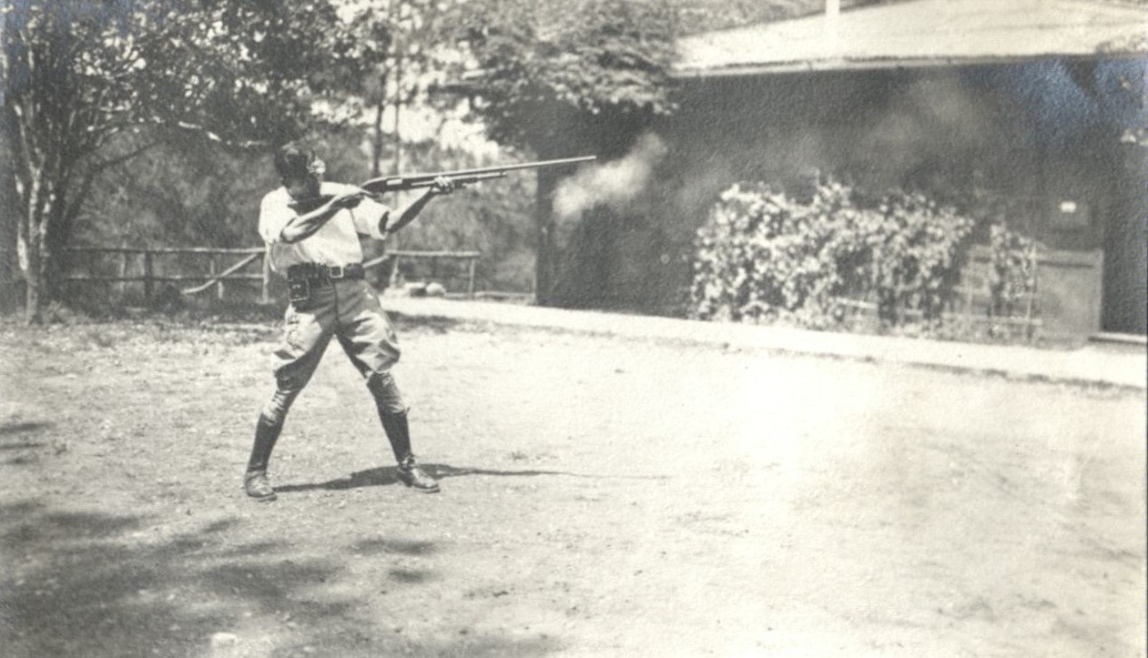 Palo and his gun.
