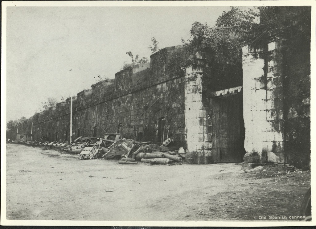 Old Spanish cannon [Intramuros].