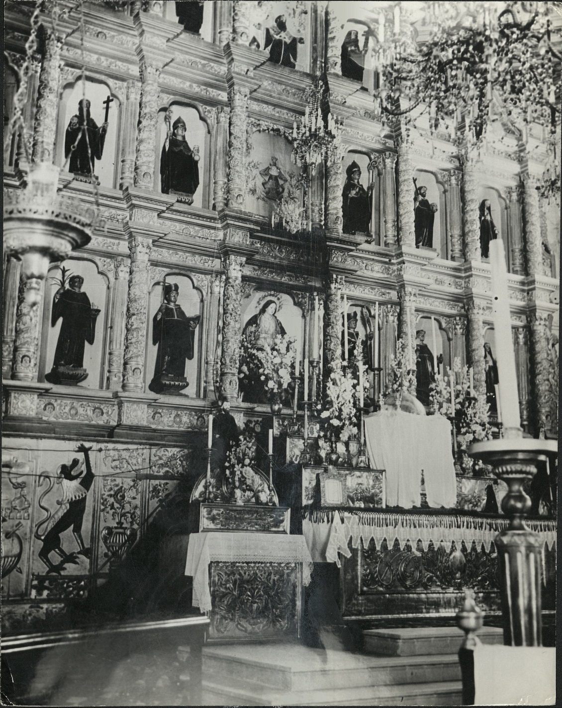 119. PHILIPPINES: Altar at St. Augustin’s in Cebu.