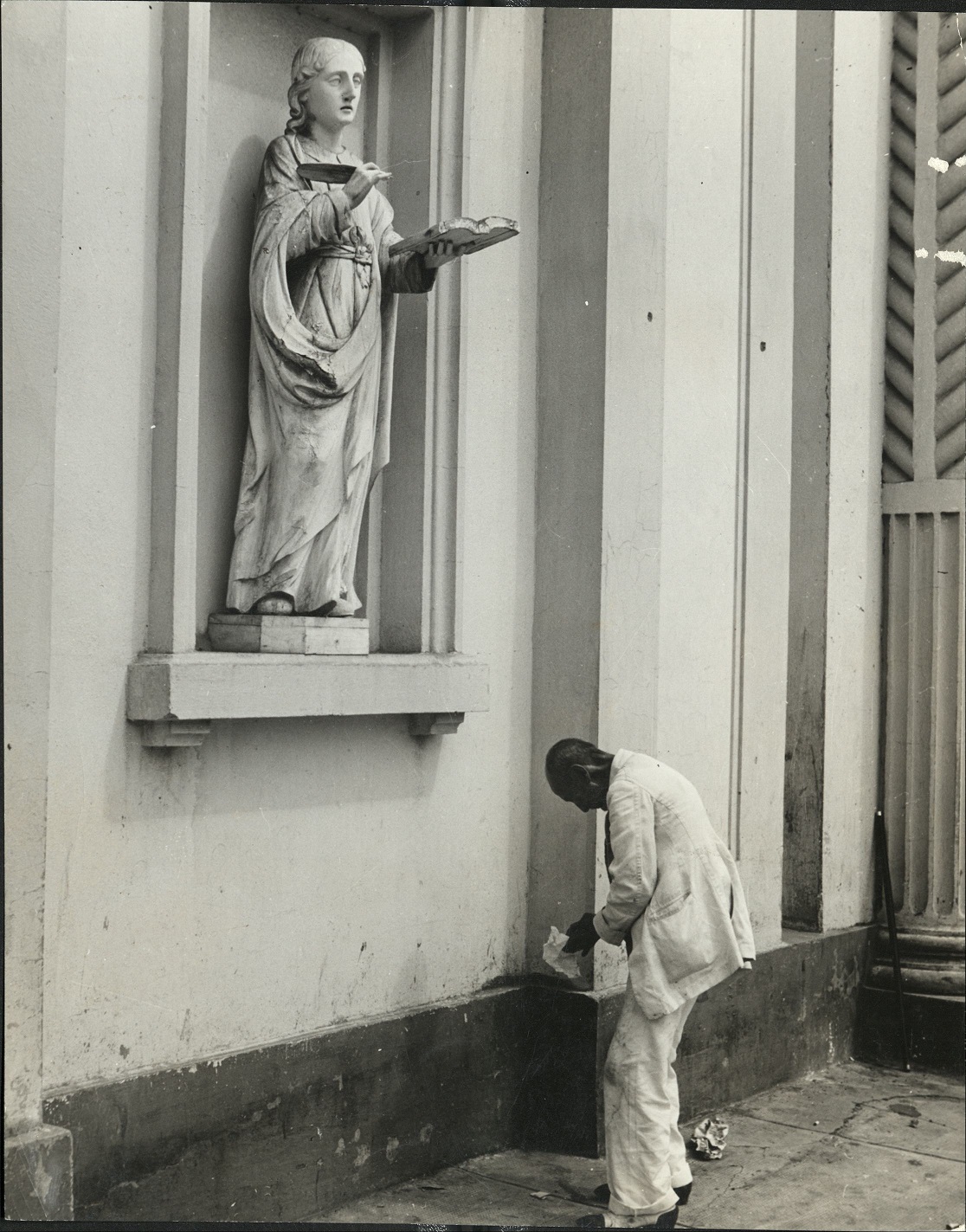 252. PHILIPPINES: Quiapo Church, Manila.