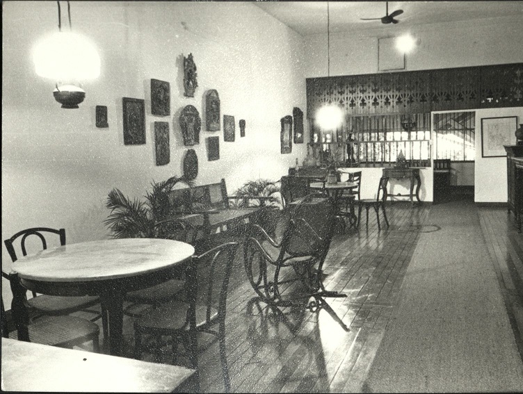 [Untitled – Family study/library, Museo ng Buhay Pilipino].