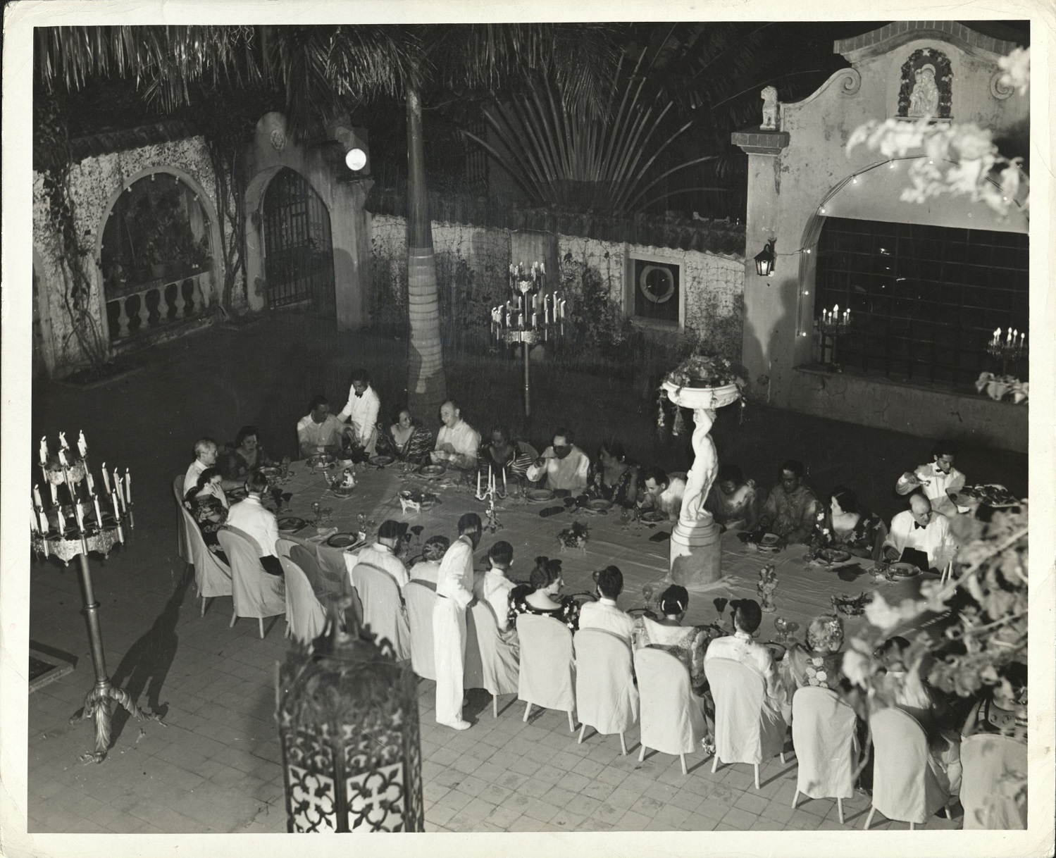 303. PHILIPPINES: Banquet at Malacanan, the presidential palace.