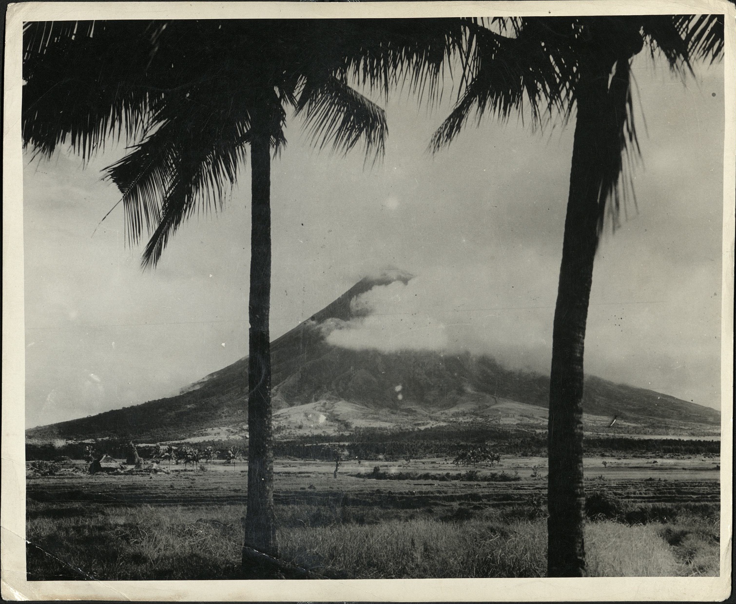 359. PHILIPPINES: Mayon Volcano, in Luzon (…)