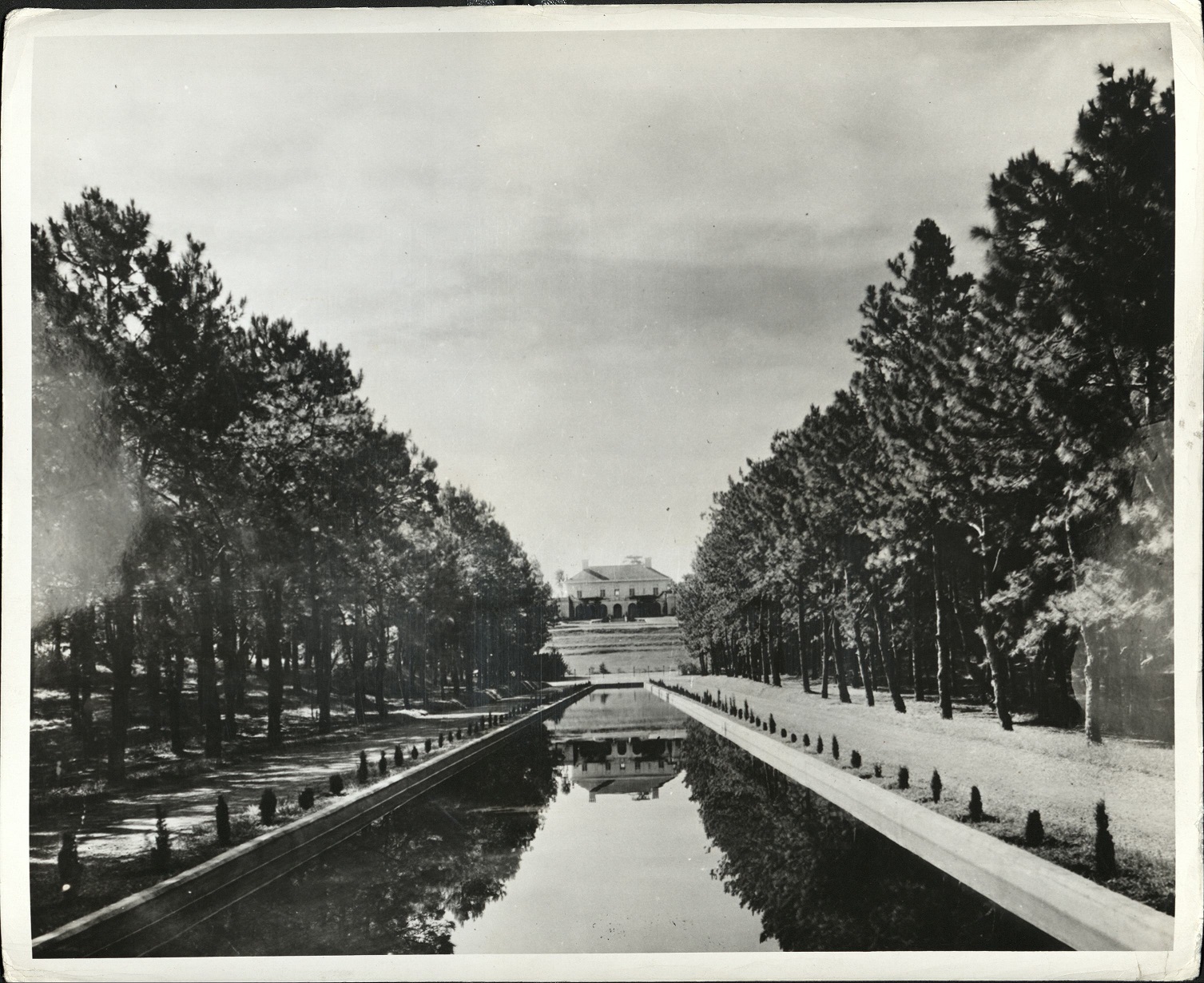 136. PHILIPPINES: Wright Park and Mansion House in Baguio.