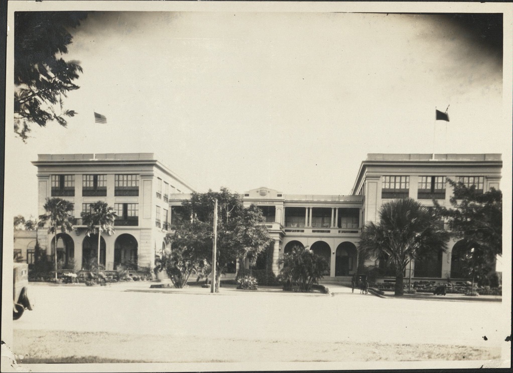 [Untitled – Army and Navy club, front view as seen from Burnham Green].