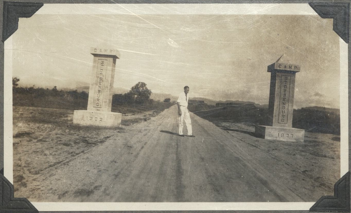 [Untitled – Gate, Camp Stotsenburg, Pampanga].