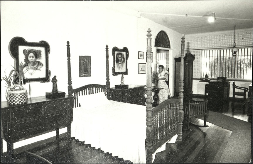 A Bulacan bedstead and Baliuag’s intricate bone-inlaying craft [Museo ng Buhay Pilipino].