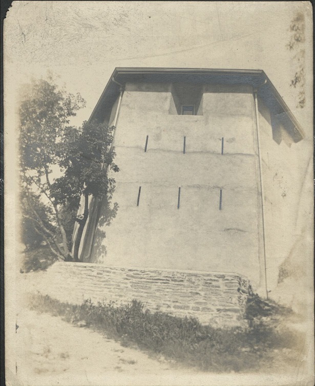 [Untitled – Old Spanish blockhouse?]