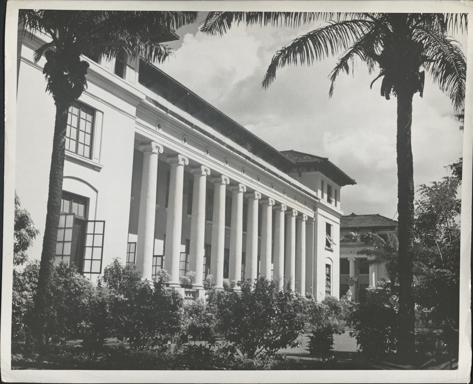 165. PHILIPPINES: University Hall of the University of the Philippines, in Manila. (…)