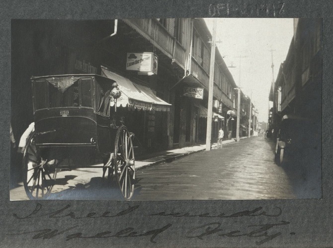Manila – Street scenes, Walled City.
