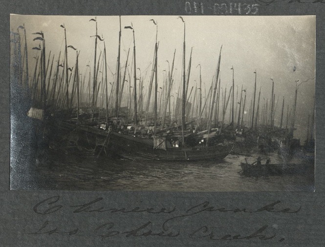 Shanghai, China – Chinese junks, Soo Chow Creek [Suzhou Creek, also called Wusong River].