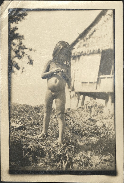 Philippino [Filipino] girl, on the island of Leyte, P. I. All the children wore no clothes.