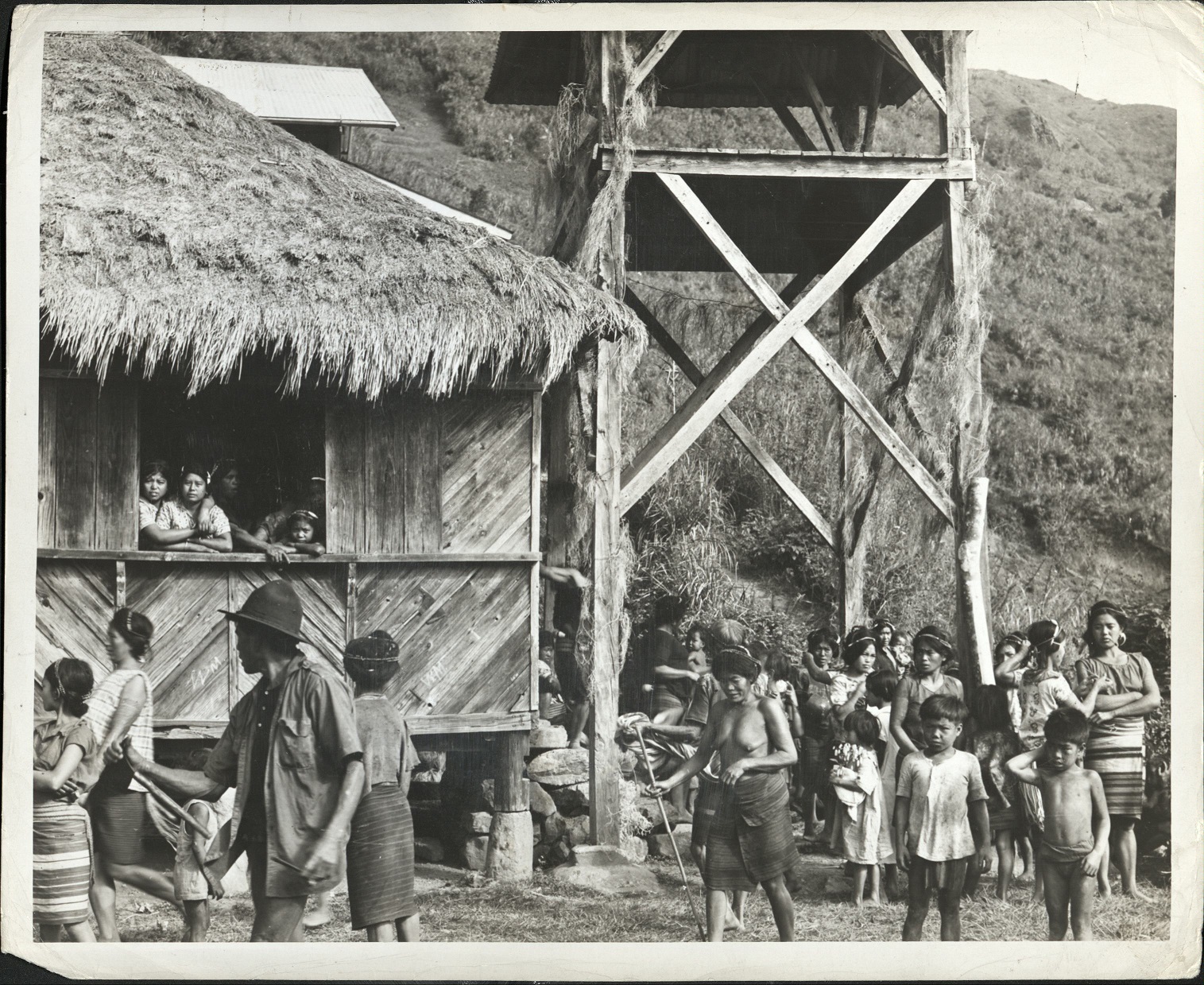 308. PHILIPPINES: A group of Igorots on Luzon. (…)