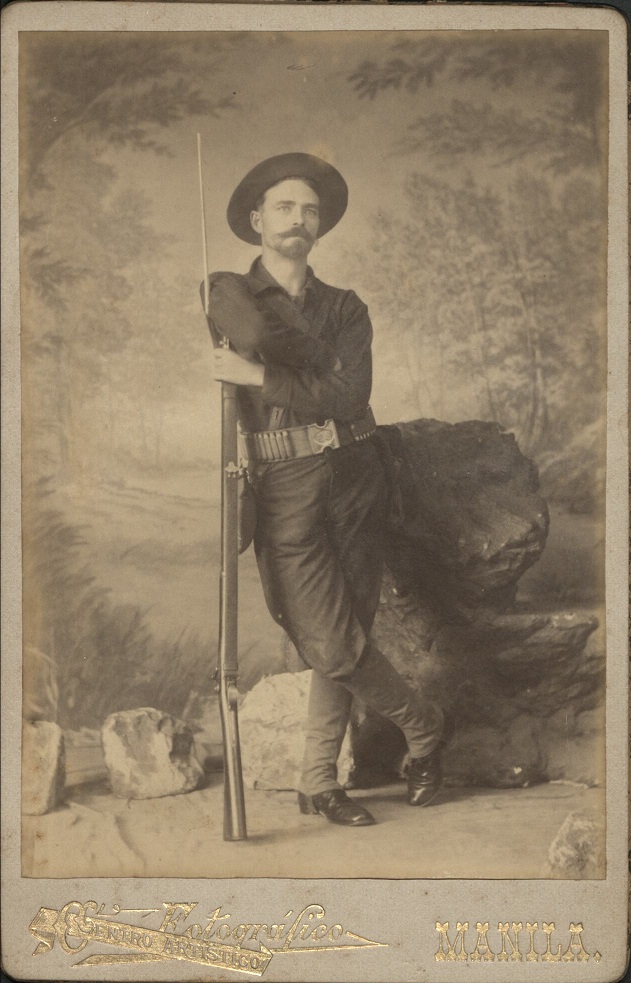 [Untitled – Studio portrait, U.S. soldier in Manila].