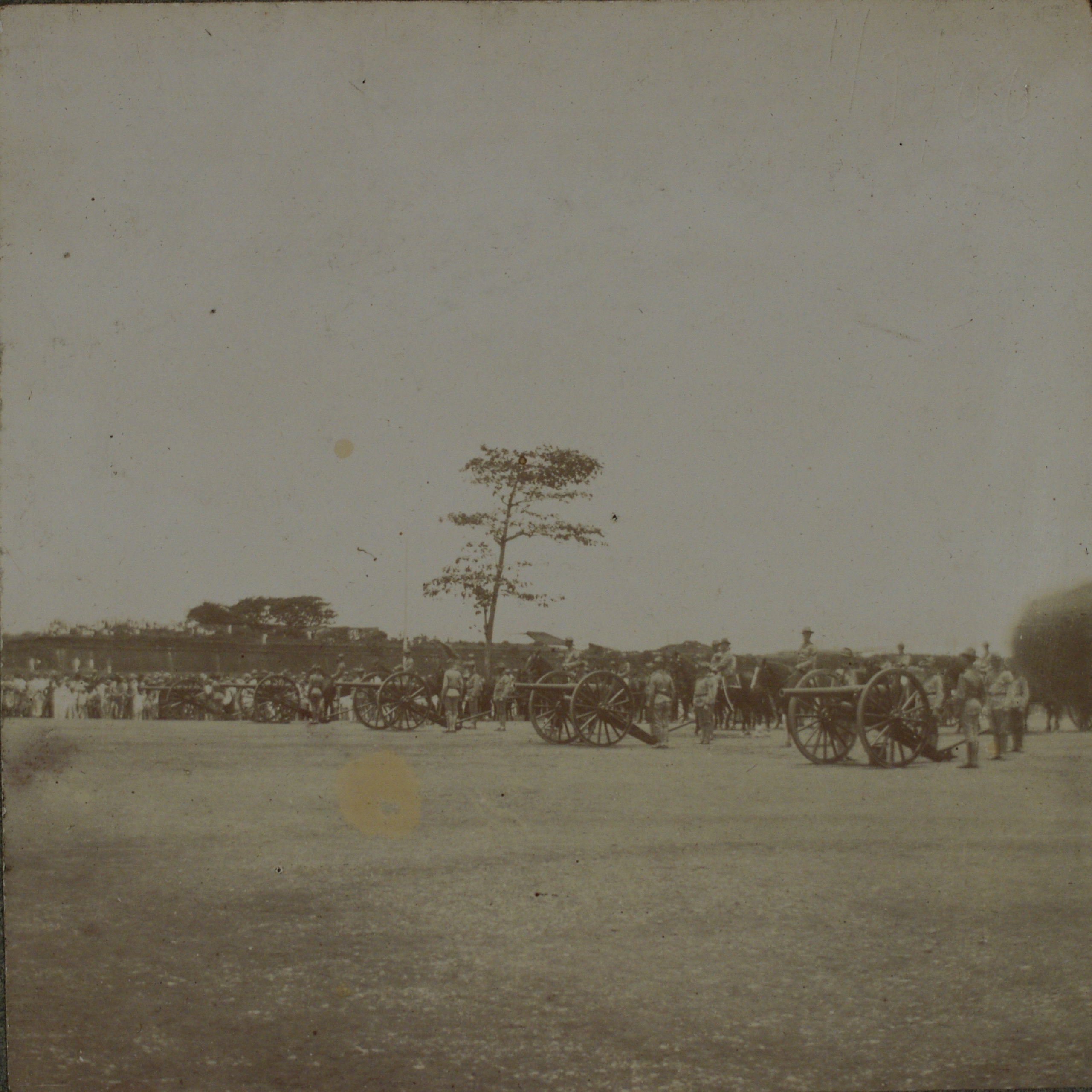 [Untitled – Cavalry with cannons].