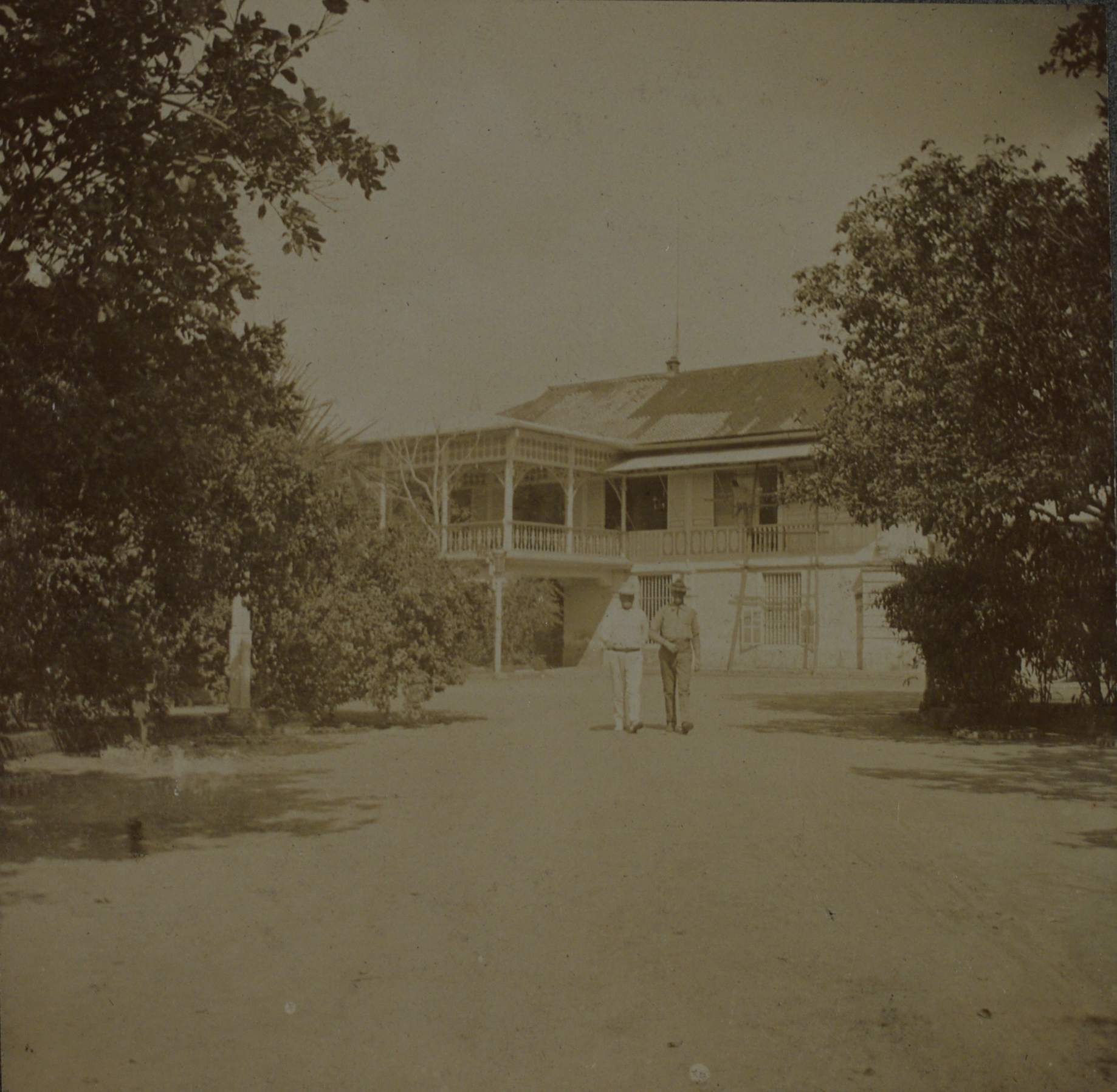 [Untitled – U.S. soldiers at Paco Headquarters].
