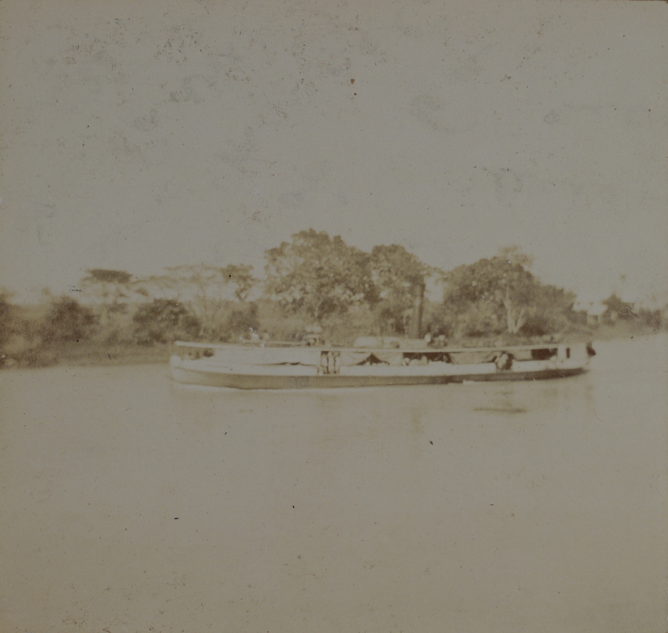 [Untitled – Small passenger steamer, Pasig River?].