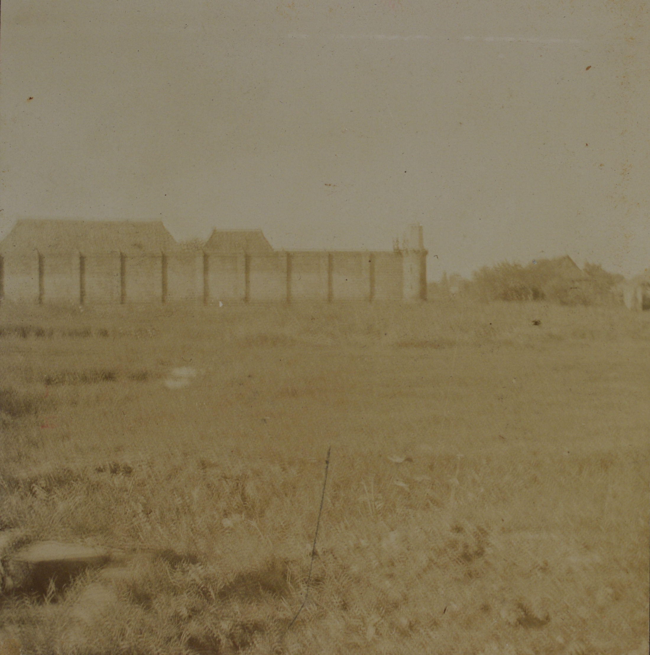 [Untitled – Bilibid prison walls].