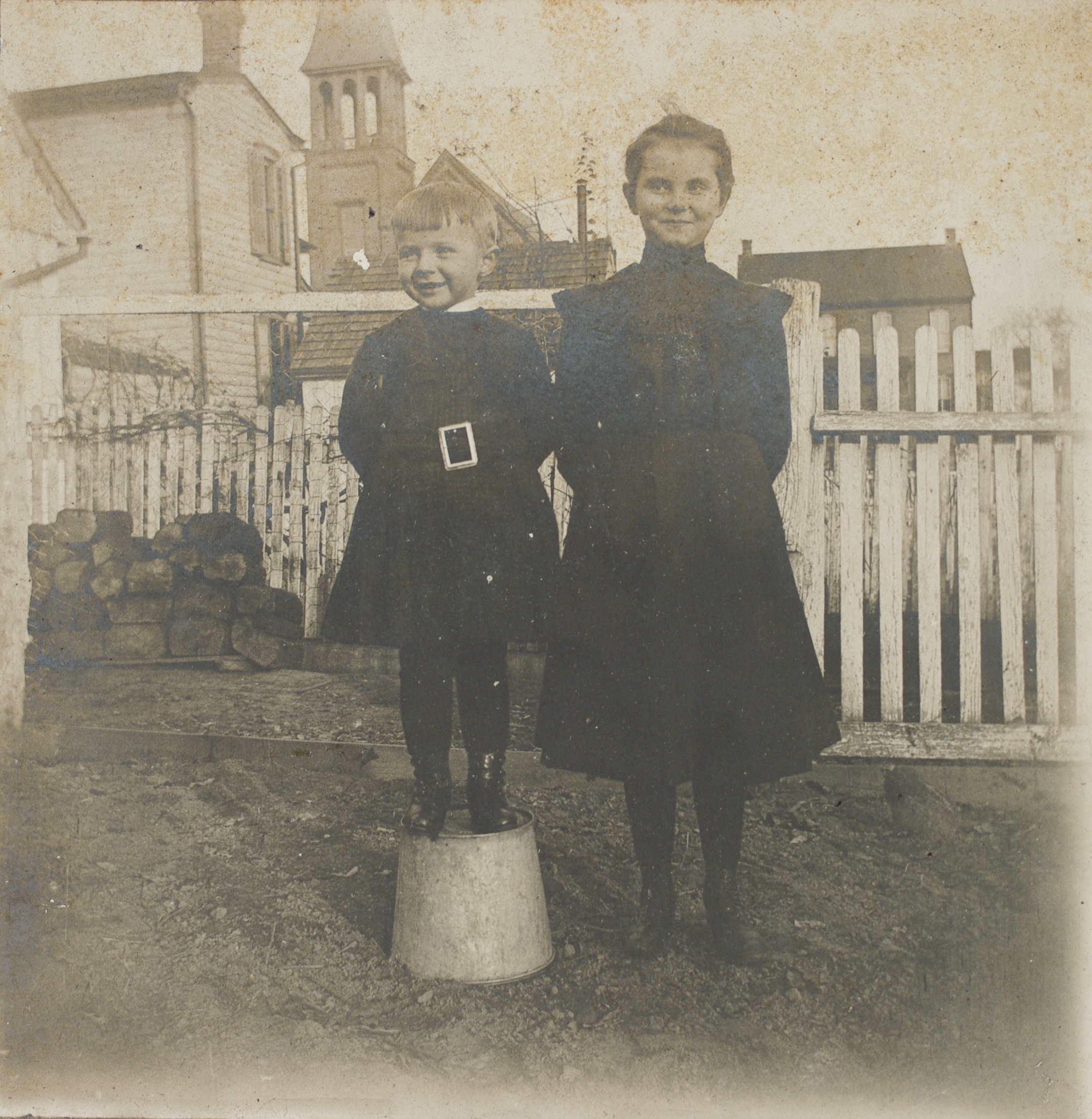 [Untitled – Boy and girl in costume, United States].