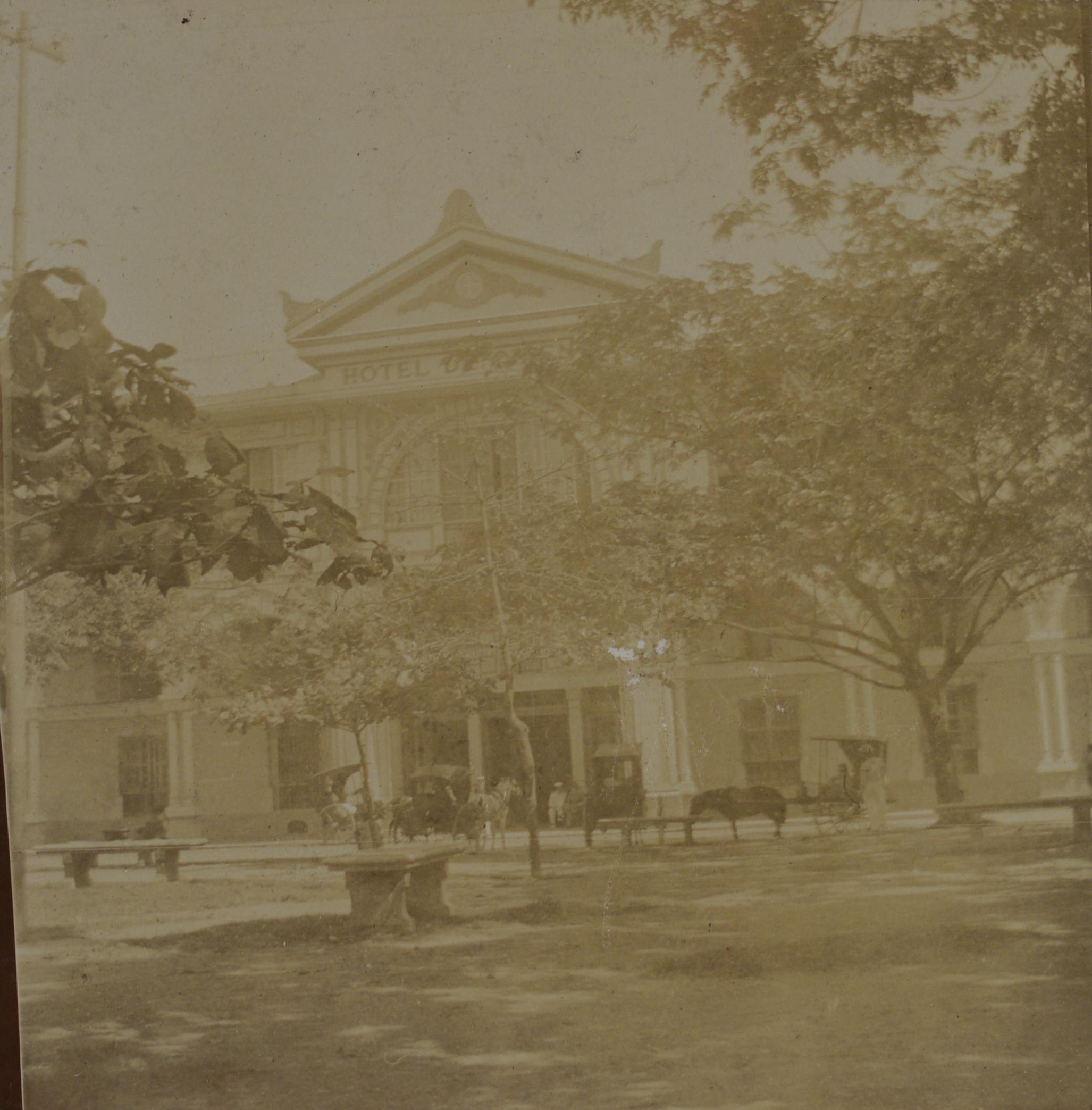 [Untitled – Hotel de Oriente, Manila].