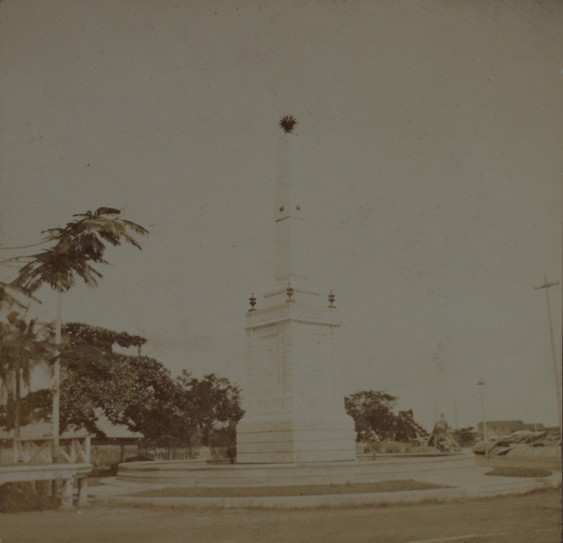[Untitled – Anda Monumnet, Manila].
