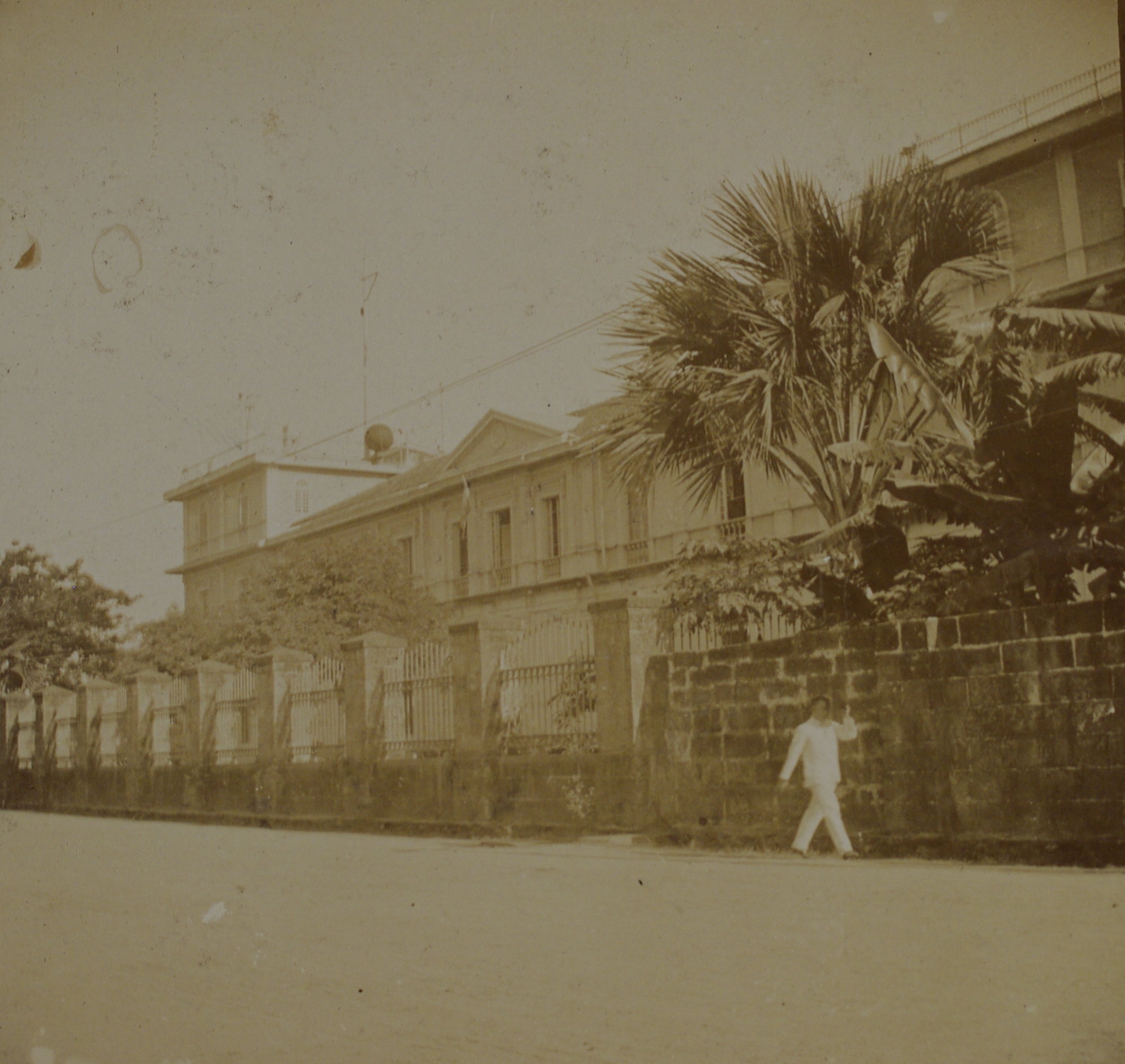 [Untitled – Unidendified school, college, or administrative building].