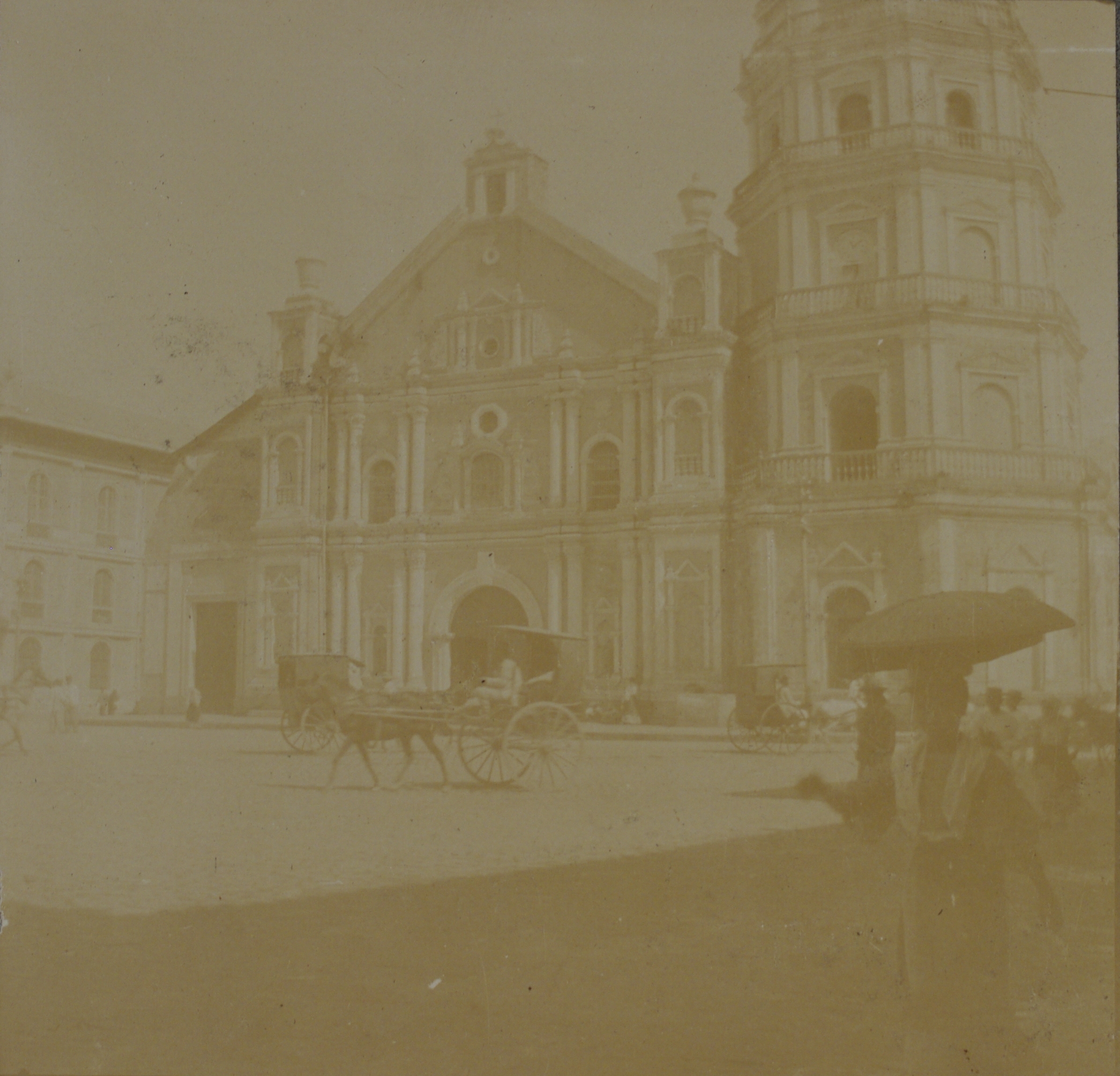 [Untitled – Binondo Church and bell tower].