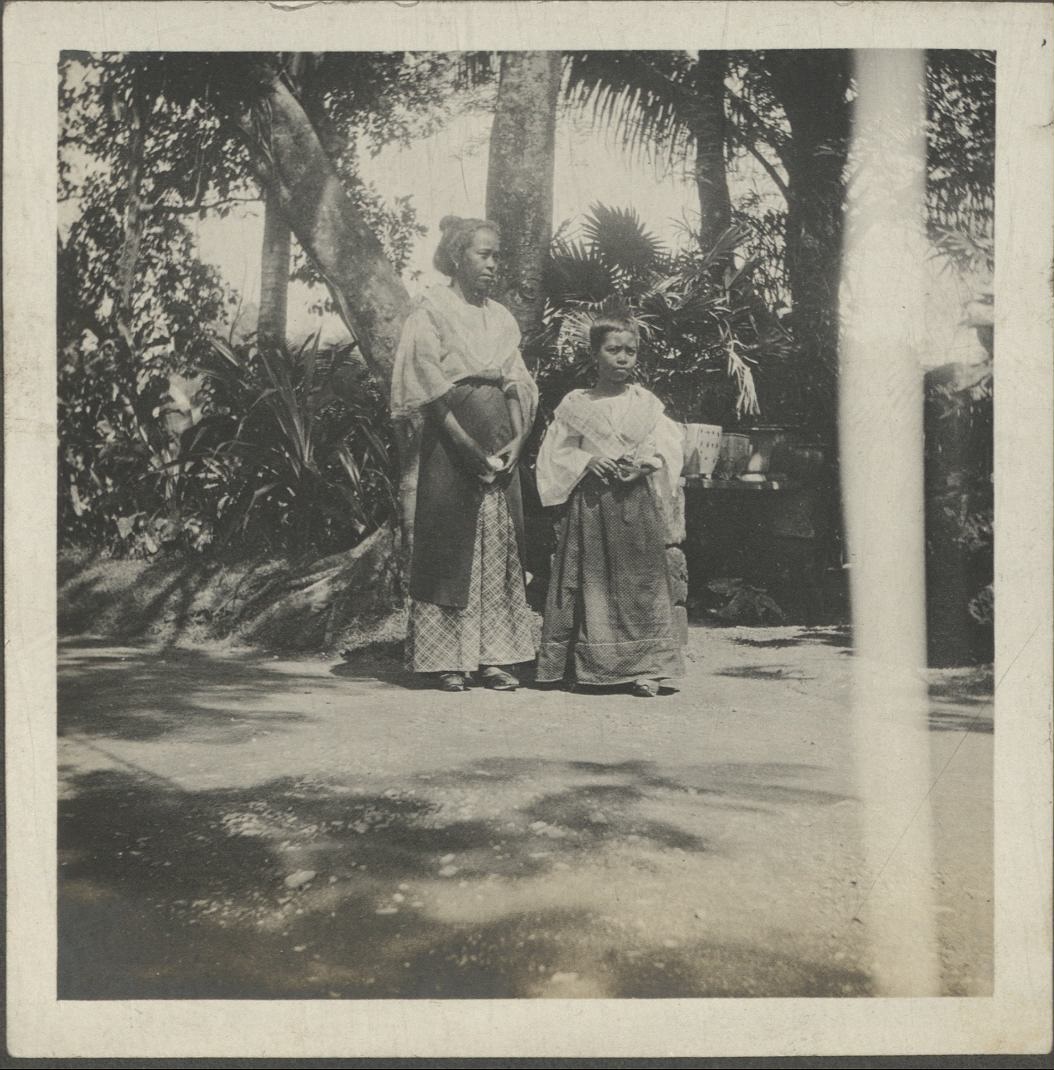 [Untitled – Two Filipino women – mother and daughter?]