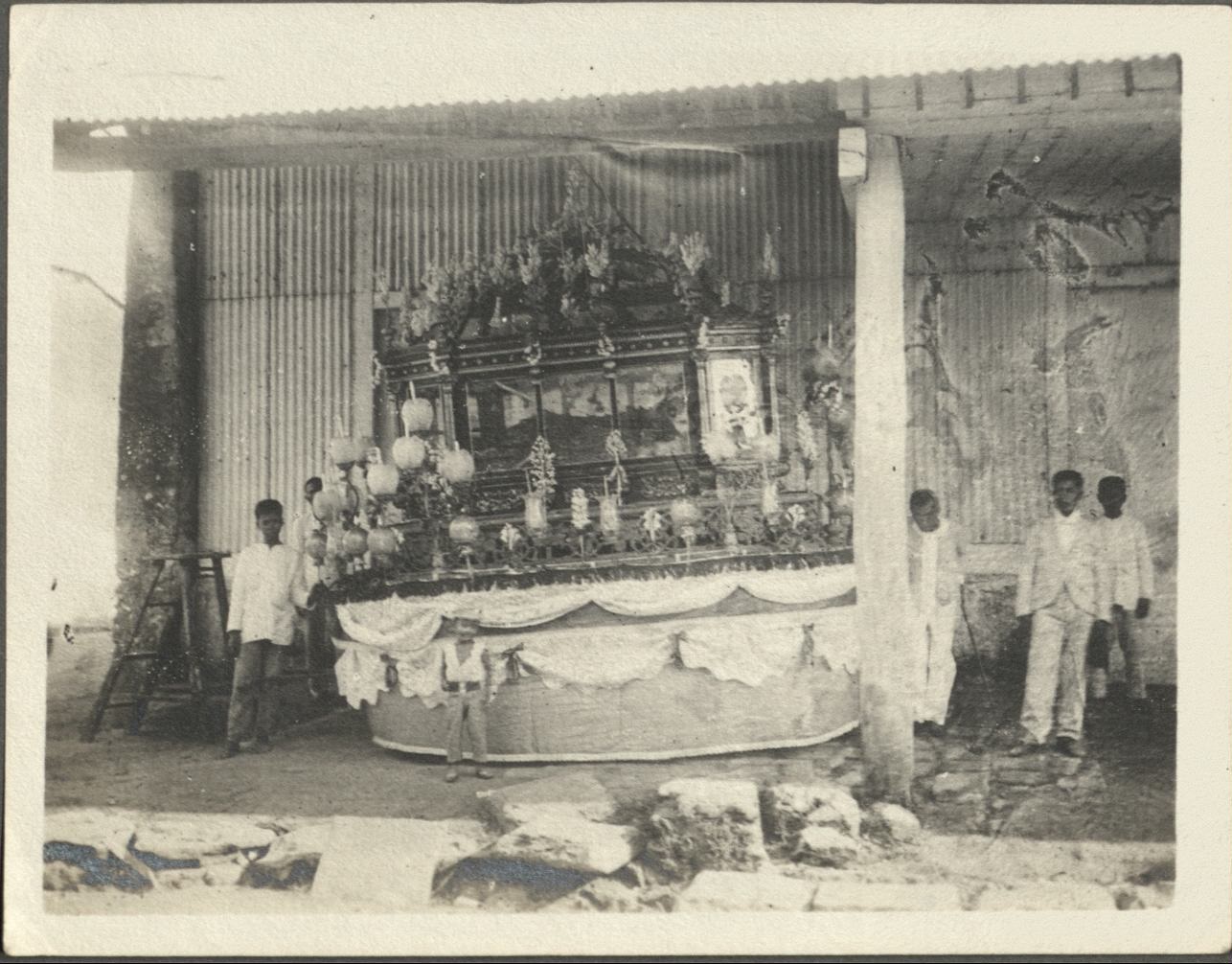 A car ready for the procession.