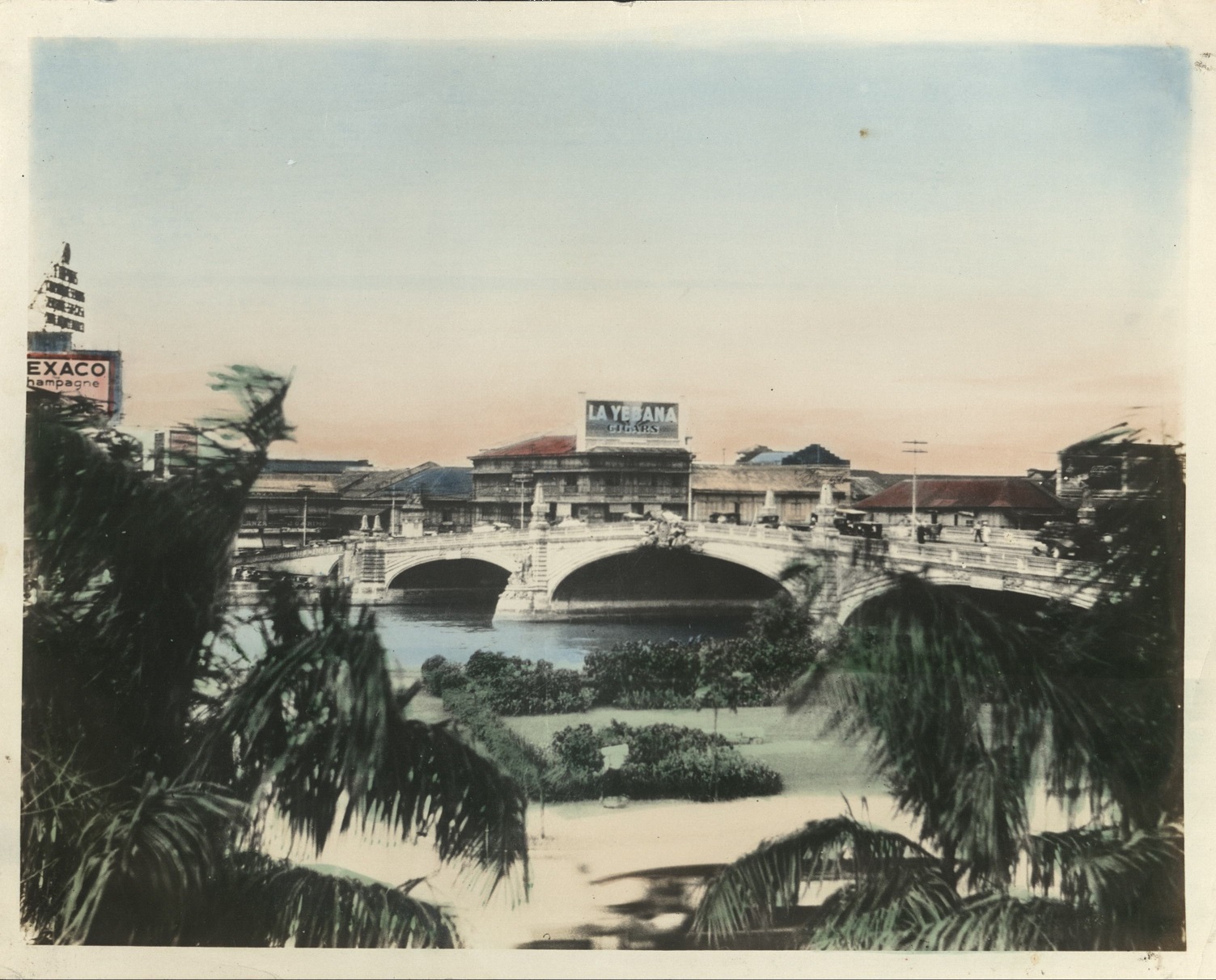 [Untitled – Jones Bridge over the Pasig River, Manila].