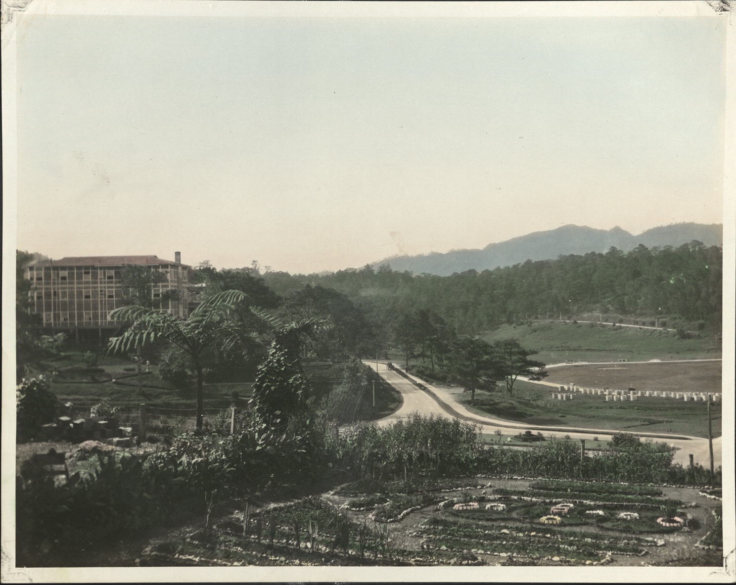 [Untitled – Hotel Pines and Garden, racetrack at Baguio].