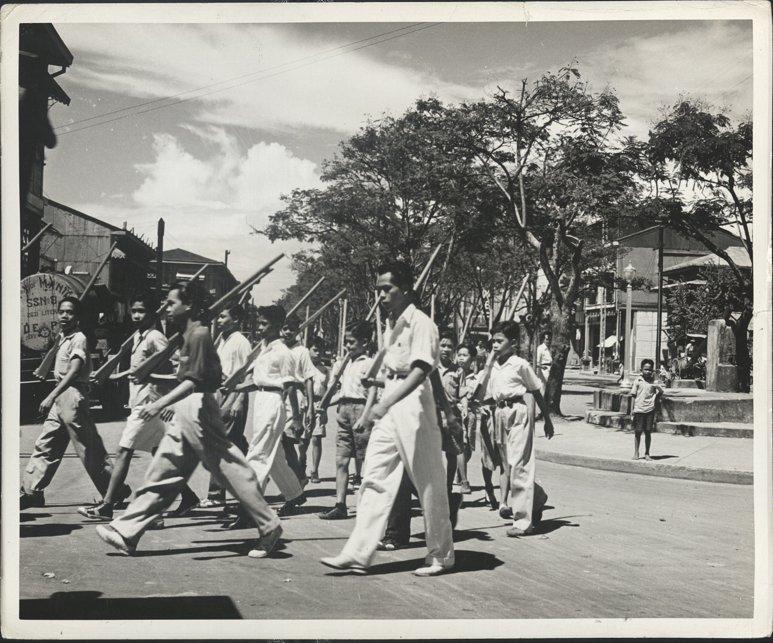 46. PHILIPPINES – Manila. Compulsory military training is in effect throughout the Philippines. (…)