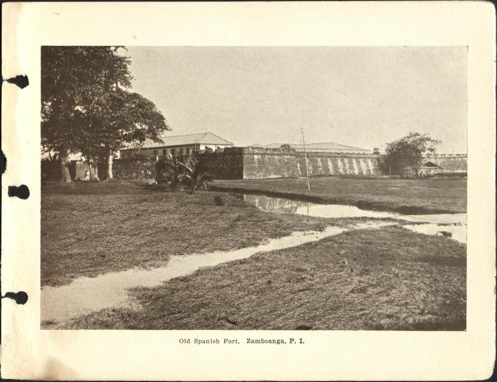 Old Spanish fort [Fort Pilar], Zamboanga, P. I.