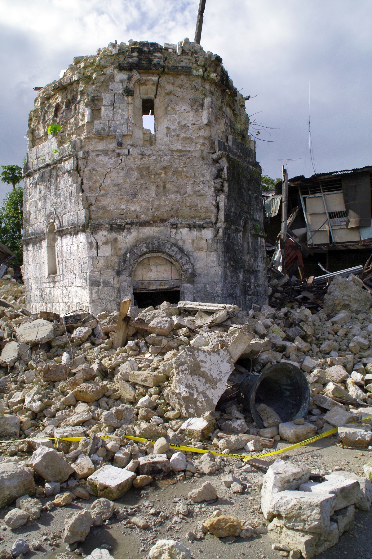 Loboc Church, Bohol – earthquake damage.