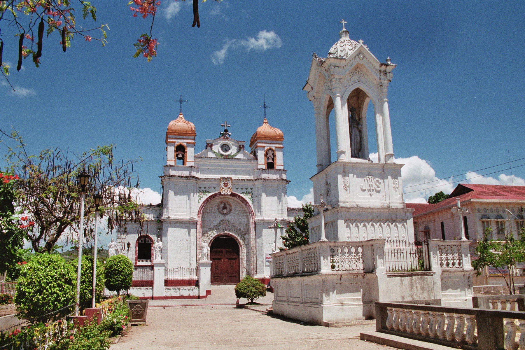 Carcar Church, Carcar, Cebu – exterior view and plaza.