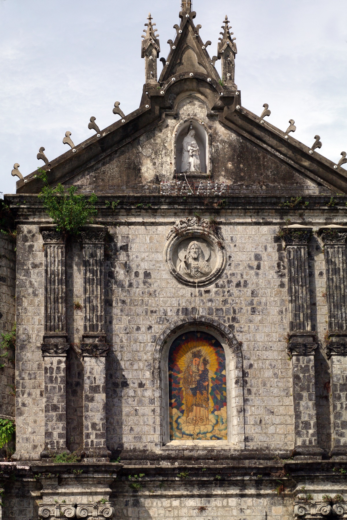 Molo Church, Iloilo, Panay Island – exterior details.