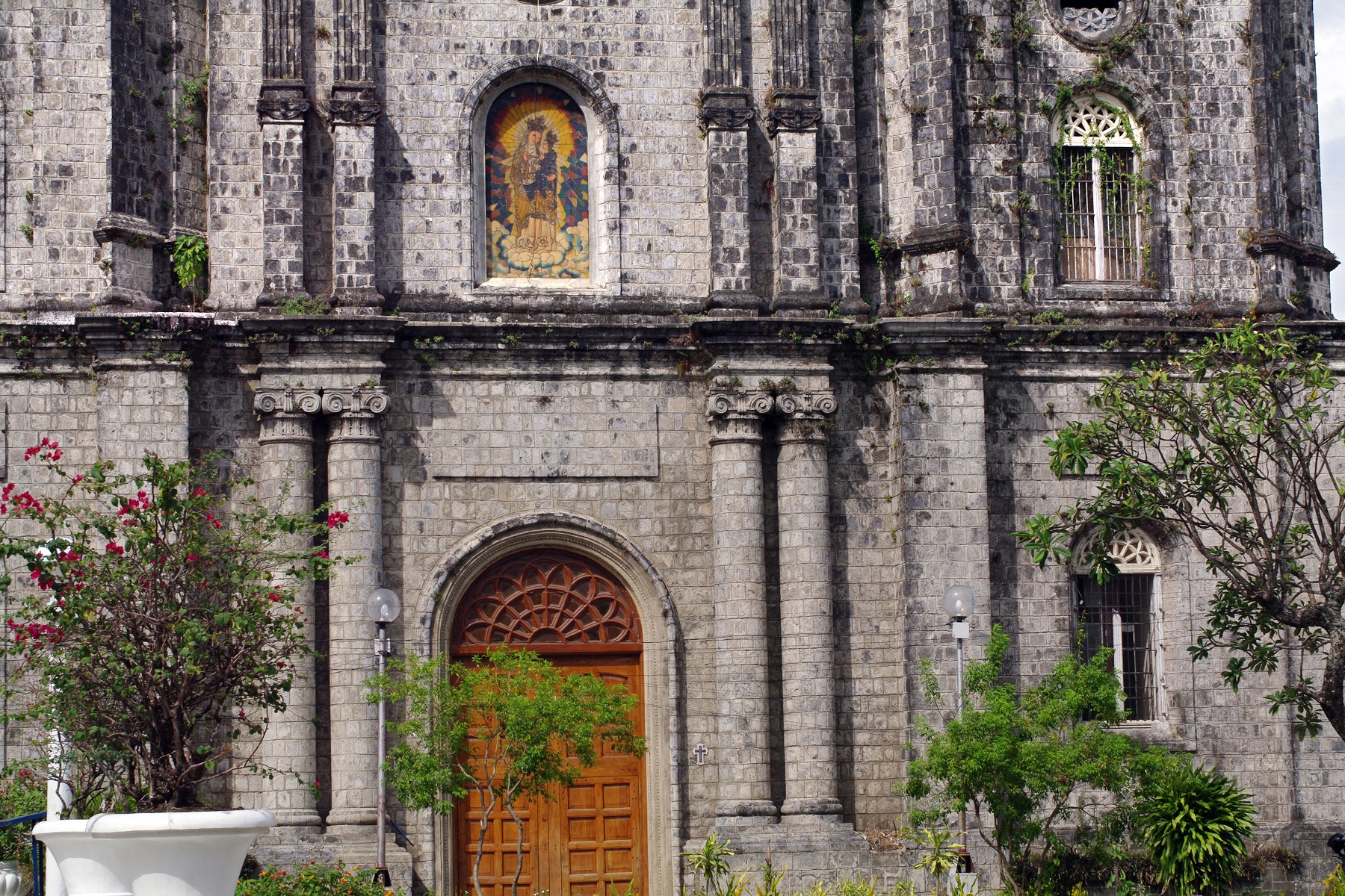Molo Church, Iloilo, Panay Island – door and facade details.