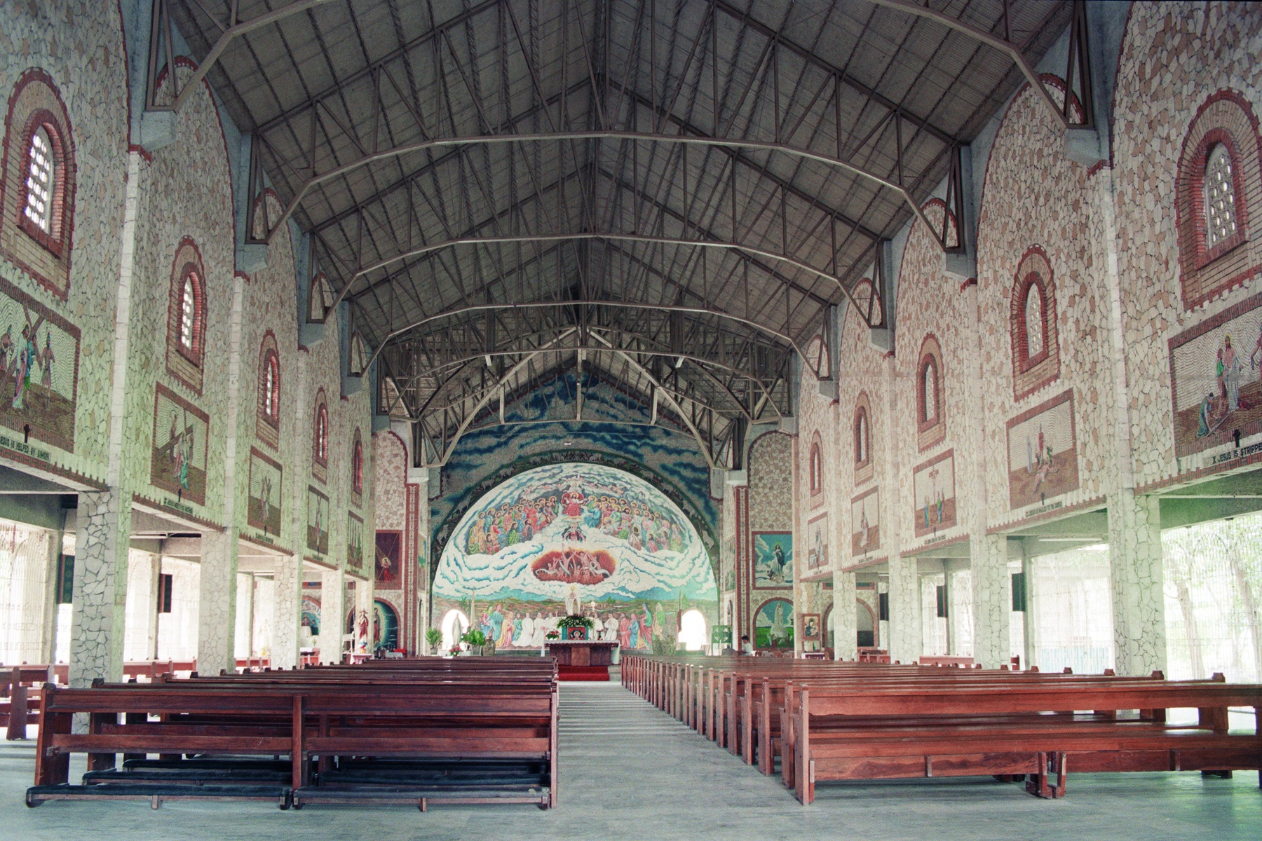 Tigbauan Church, Iloilo, Panay Island – interior view.