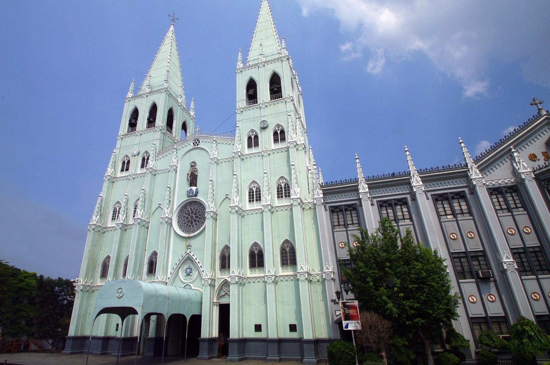 San Sebastian Church, Manila — facade.
