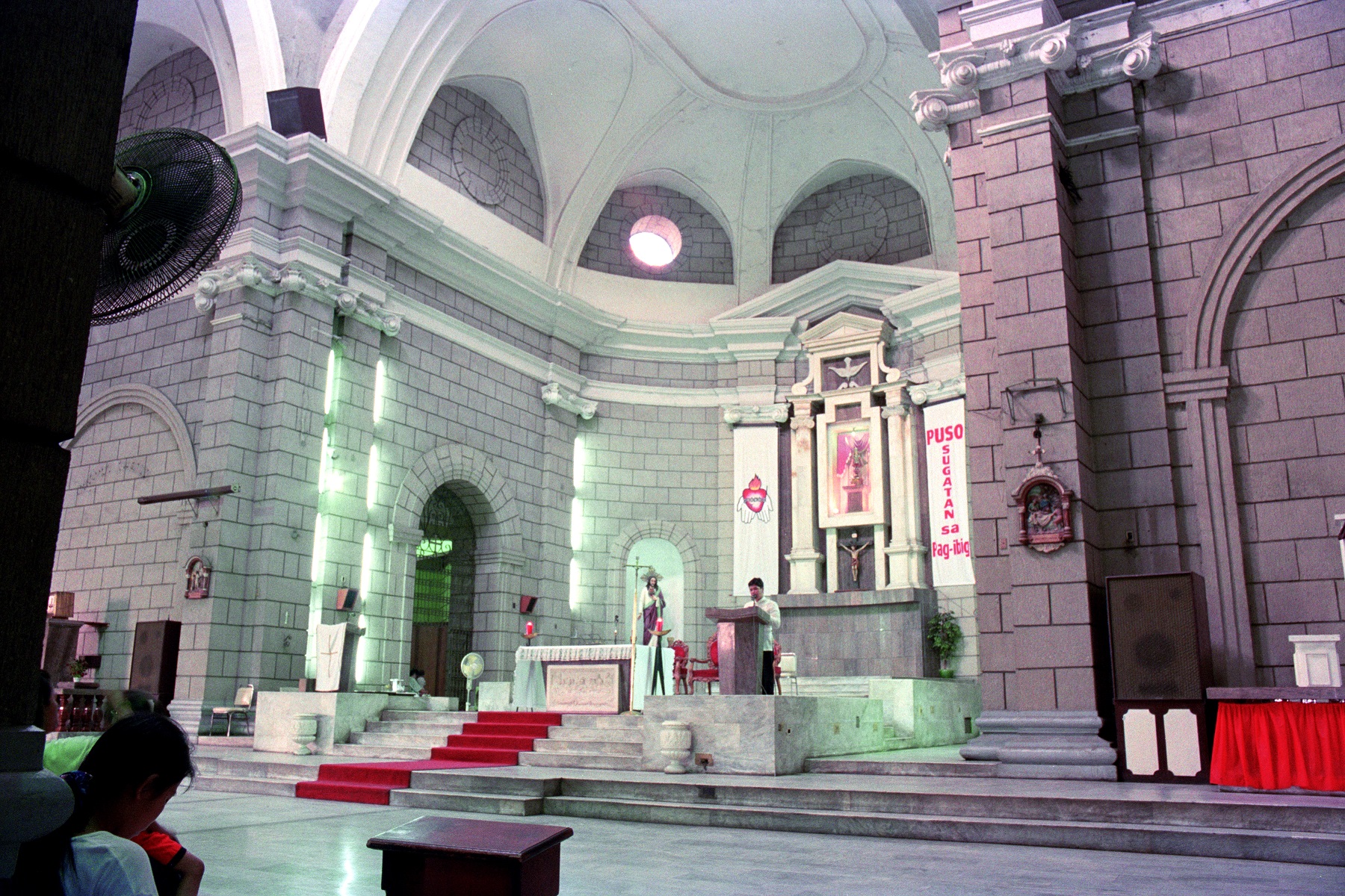 Santo Niï¿½o de Tondo Church – altar.