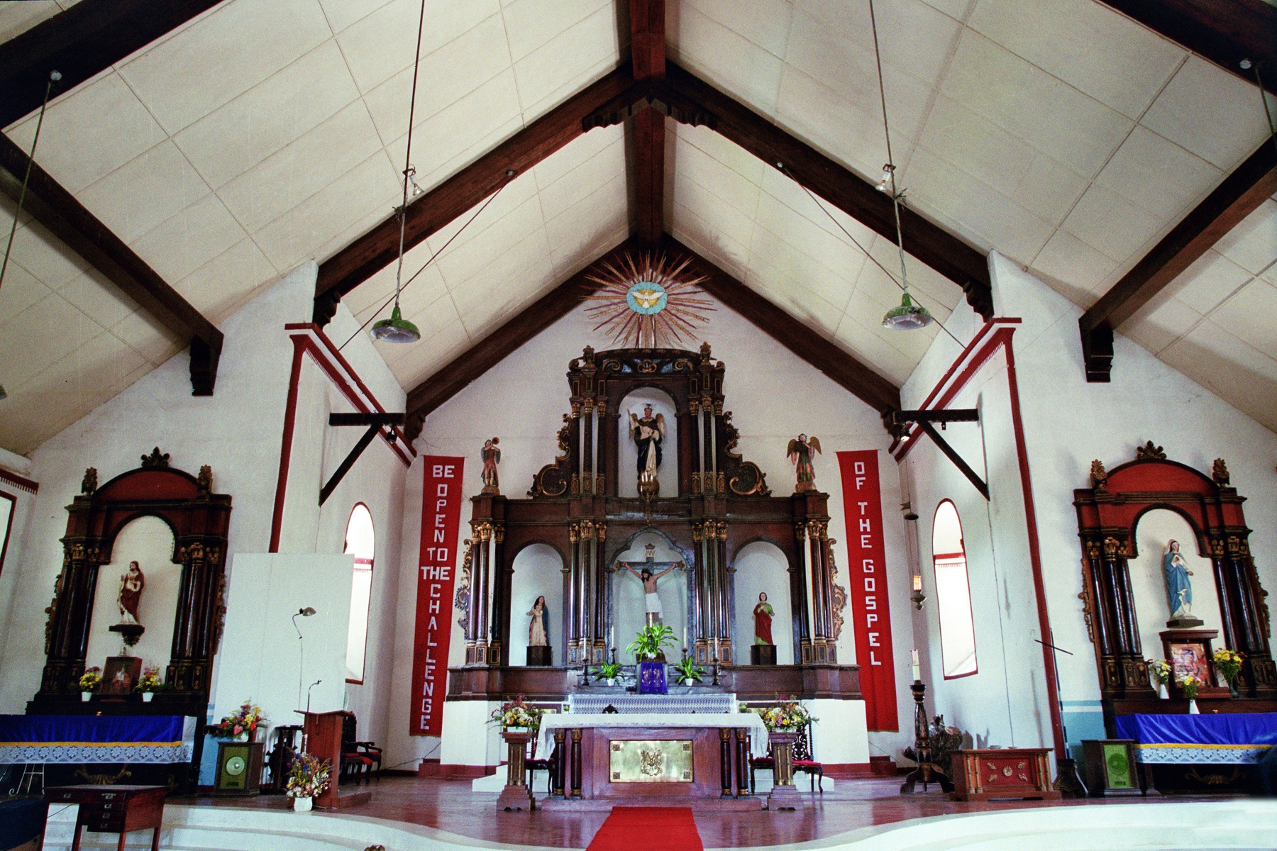 Dupax Church, Dupax del Sur, Nueva Vizcaya – altar.