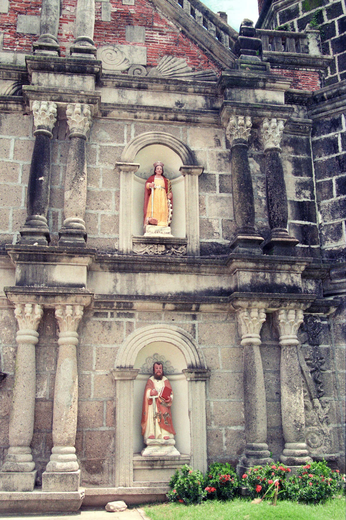 Minalin Church, Minalin, Pampanga Province – facade details.