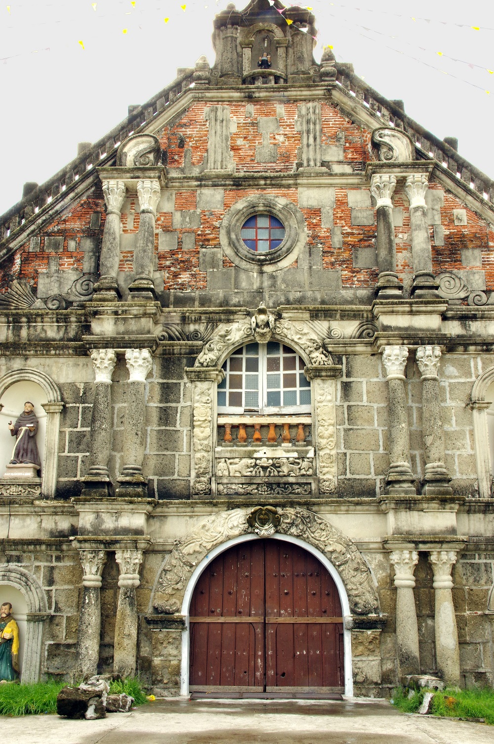 Minalin Church, Minalin, Pampanga Province – facade.