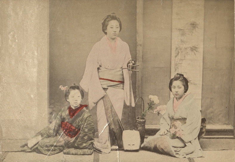 [Untitled – Three Japanese women arranging flowers].